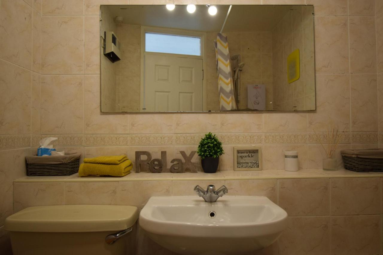 Prime Location Apartment *